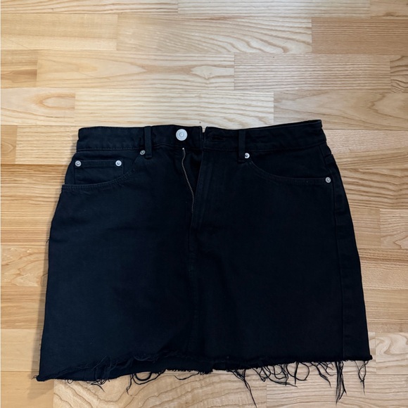 Zara Dresses & Skirts - Zara Black Denim Frayed-Hem Mini Skirt